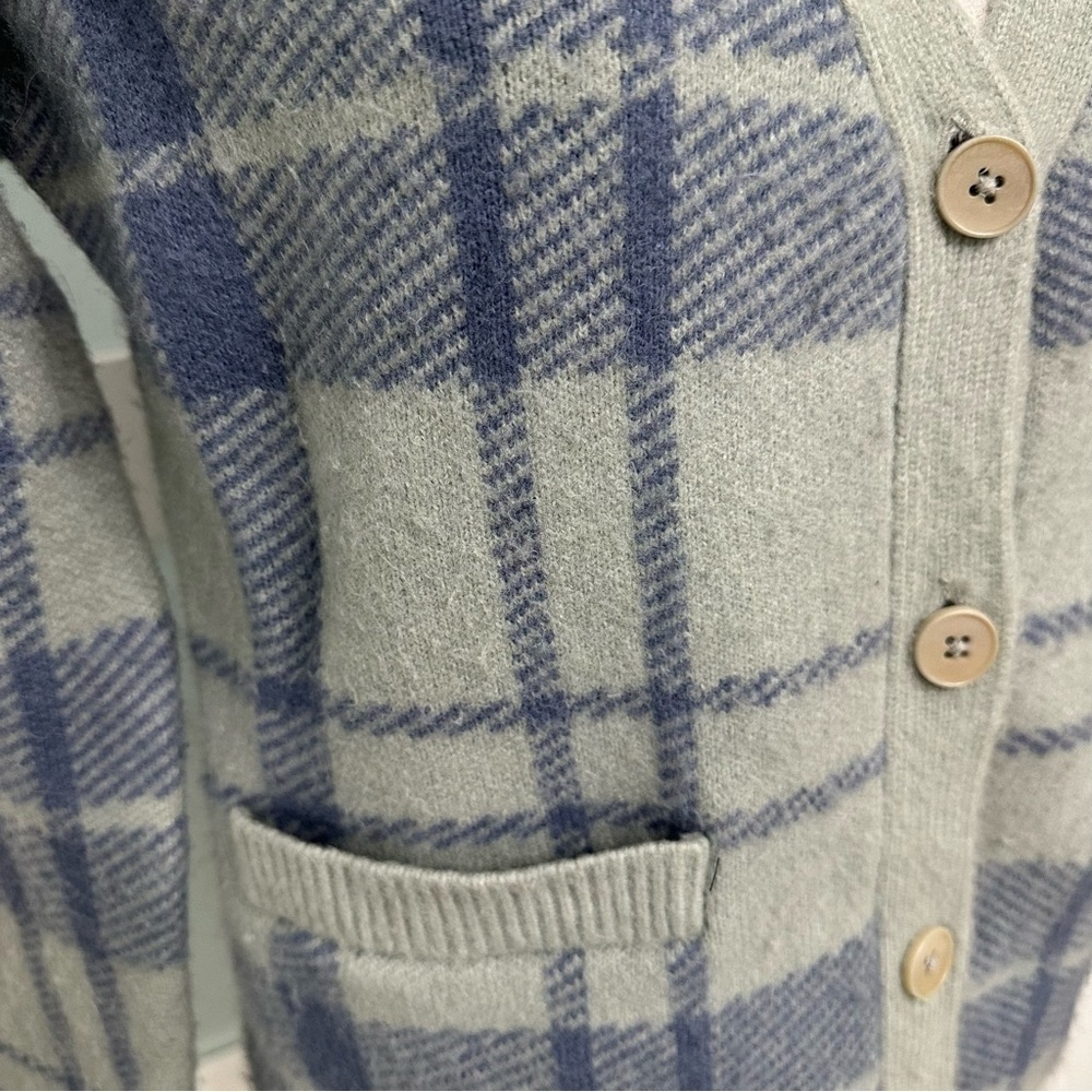 Aritzia Wilfred Bethany Cashmere Blend Ice Blue Plaid V-Neck Cardigan SZ XS GUC - Picture 4 of 6